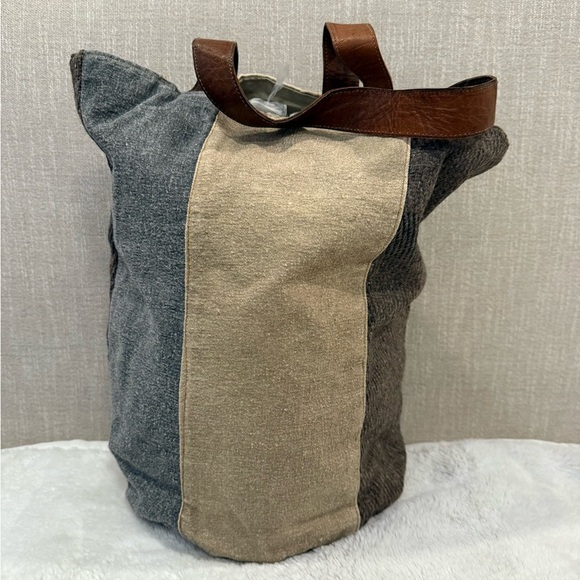**The Barrel Sack Cotton Tote Bag with Leather Handles** - Picture 5 of 7
